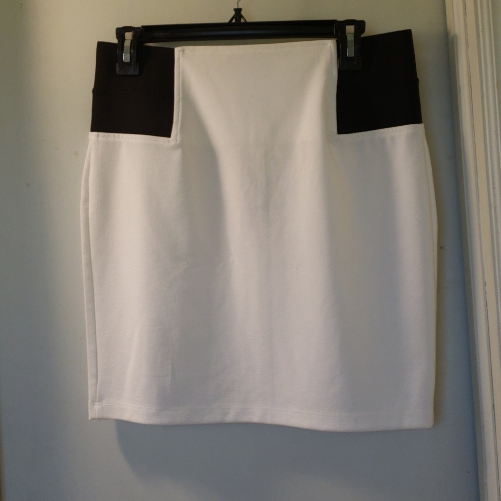 White and Black pencil skirt